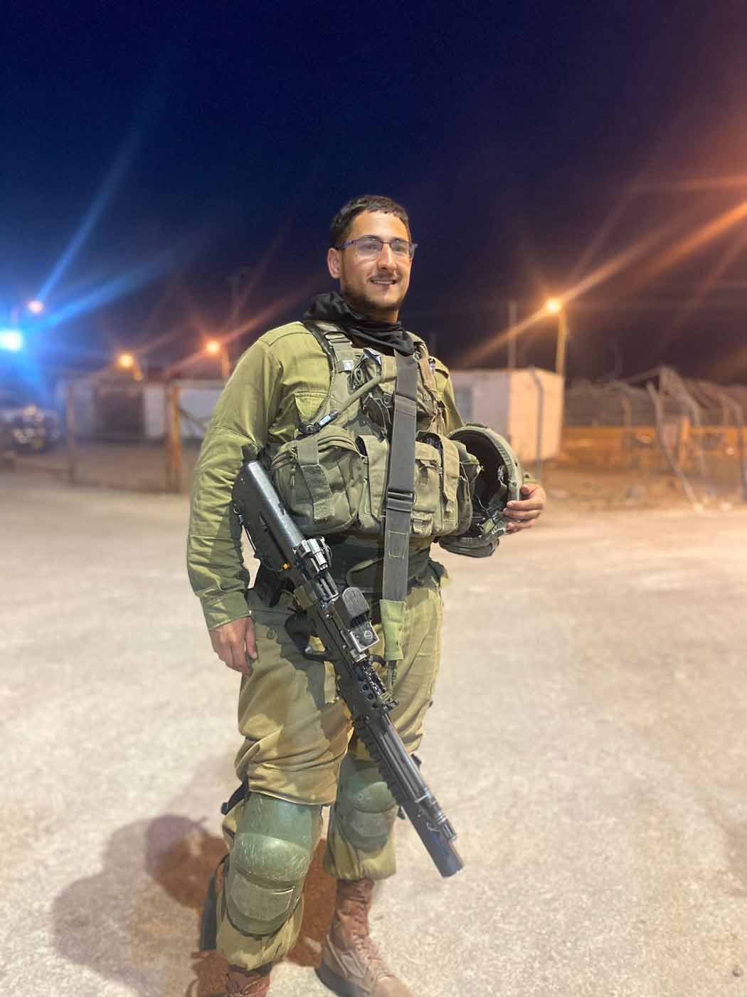 עמית בעזה, לפני הפציעה