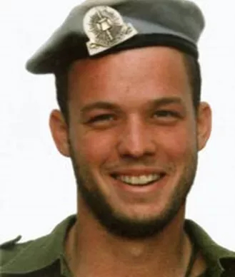 אבי פישר